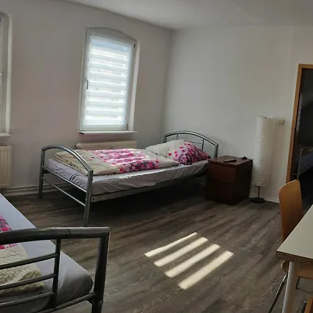 Schoene 3 Raum , 3 - 6 Bett In *