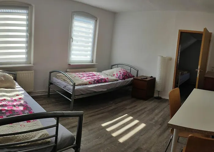 Schoene 3 Raum , 3 - 6 Bett In *